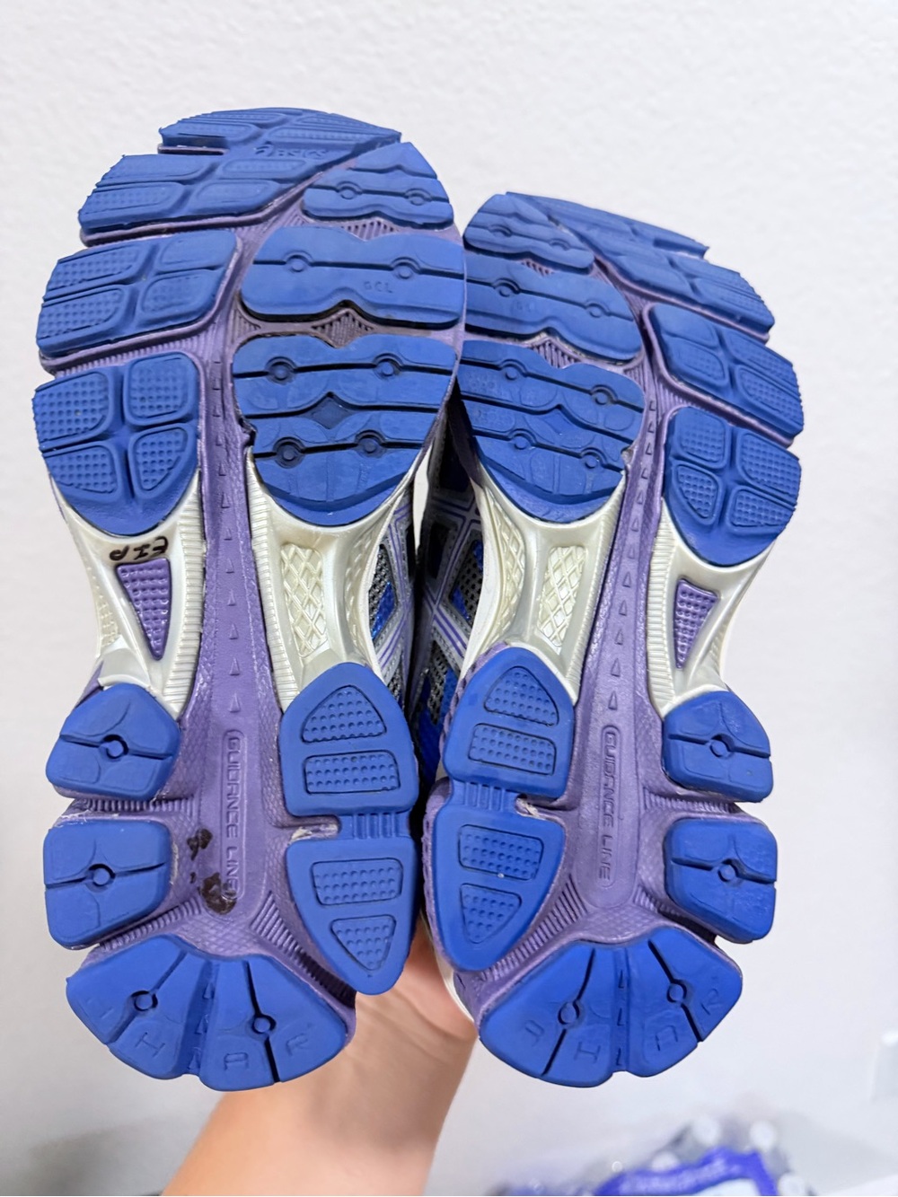 ASICS comulus running shoes - Picture 9 of 9